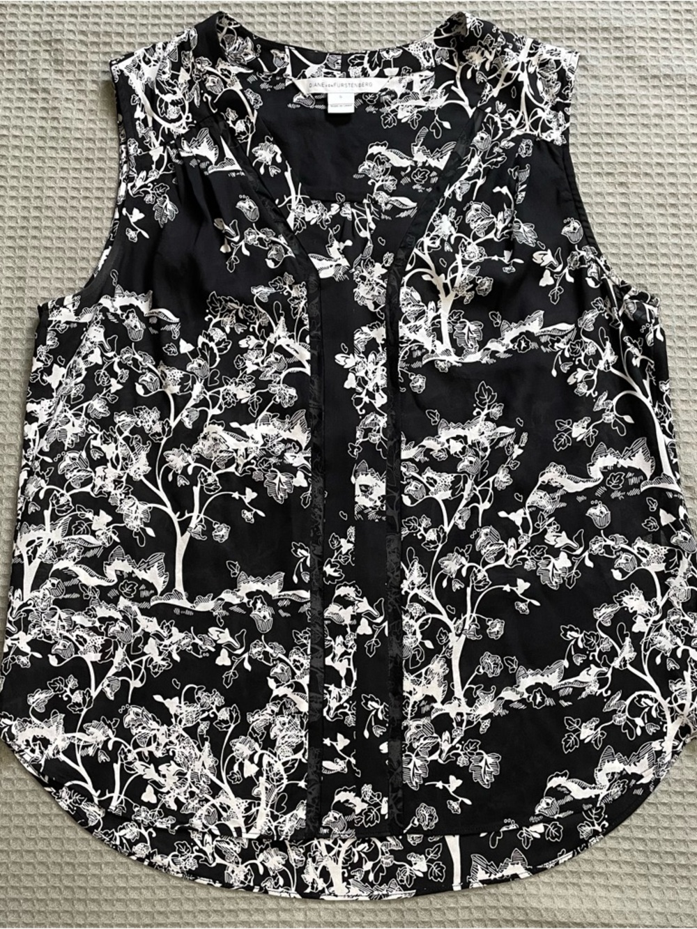 Diane von Furstenberg DVF Goldie Silk Stretch Blouse Small Black/White Tree